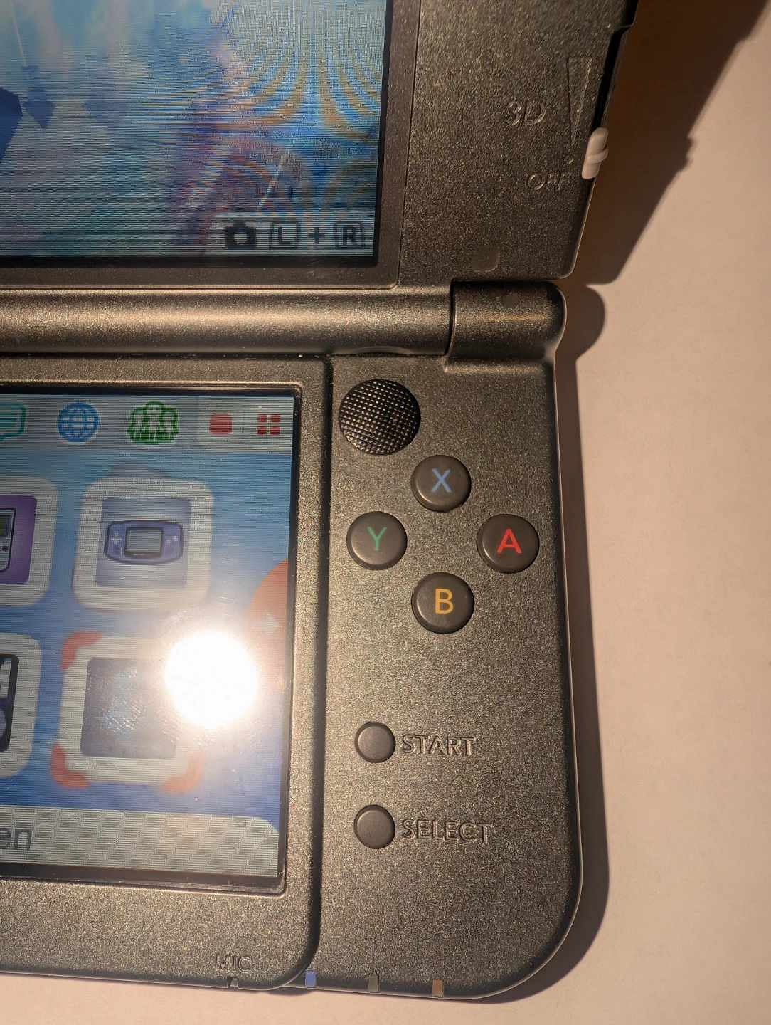 Nintendo 3DS XL - photo 2