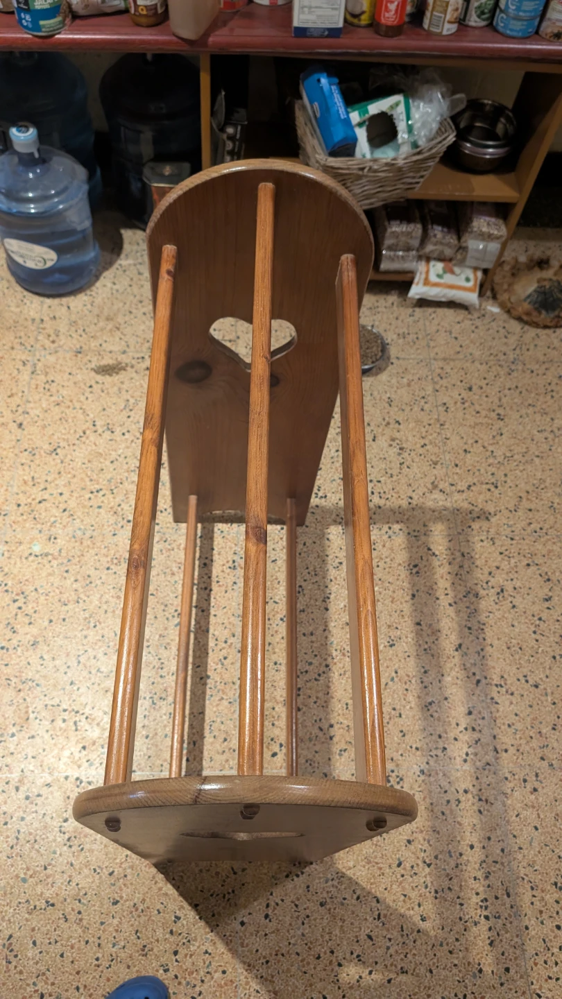 Wooden Quilt Rack with Heart Detail - photo 3
