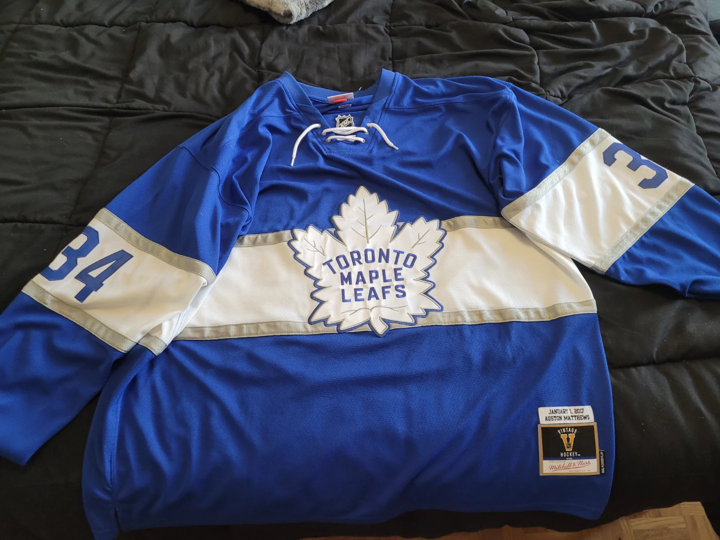 Toronto Maple Leafs hockey jersey