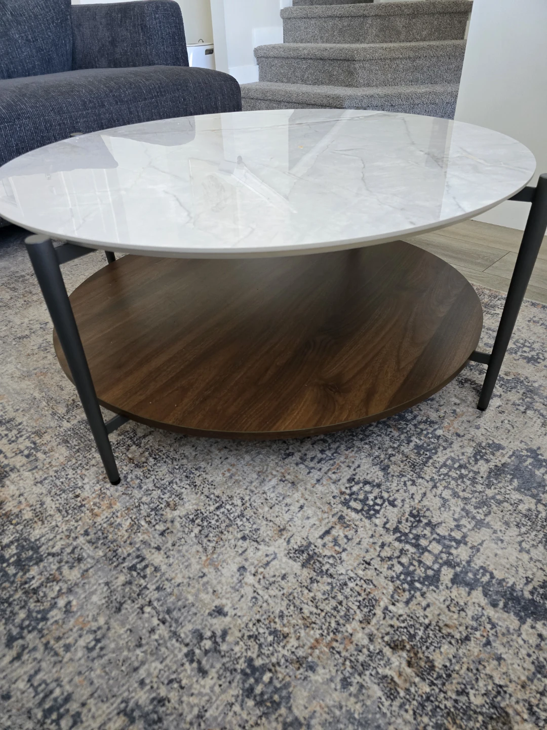 Round coffee table with marble top - photo 2