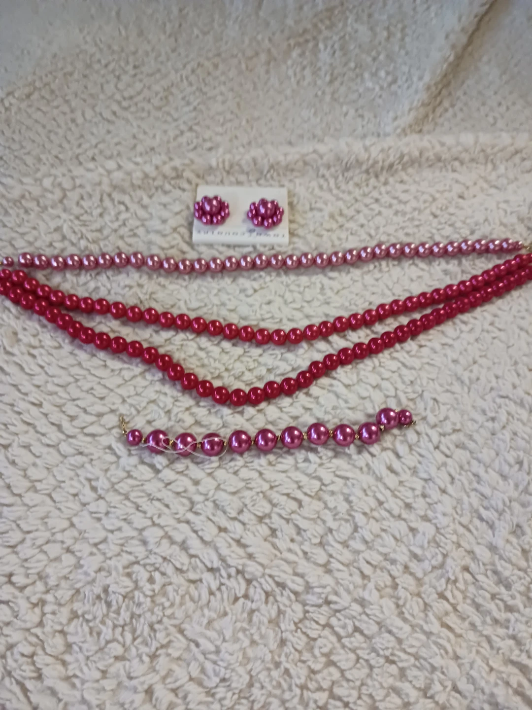 Town & Country Pearl Necklace Bracelet and Earring Set