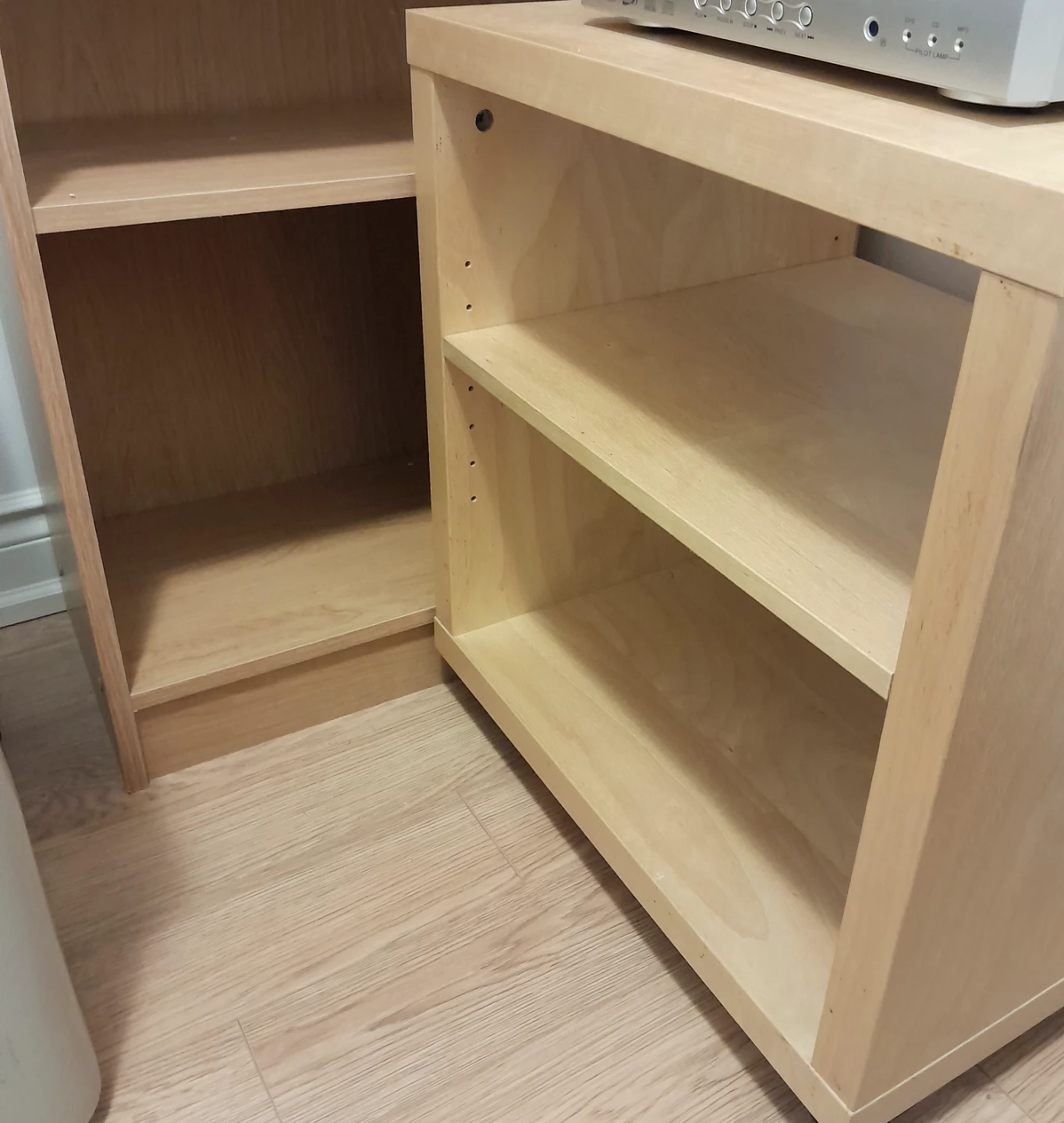A free two pieces Bookshelves - photo 2