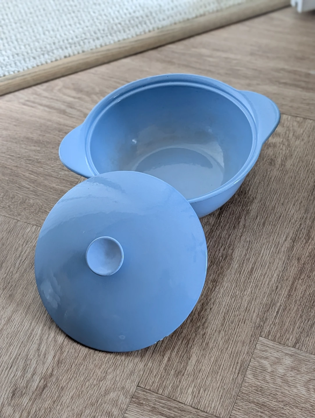 Vintage Cornflower Blue Cast Iron Pot - photo 2
