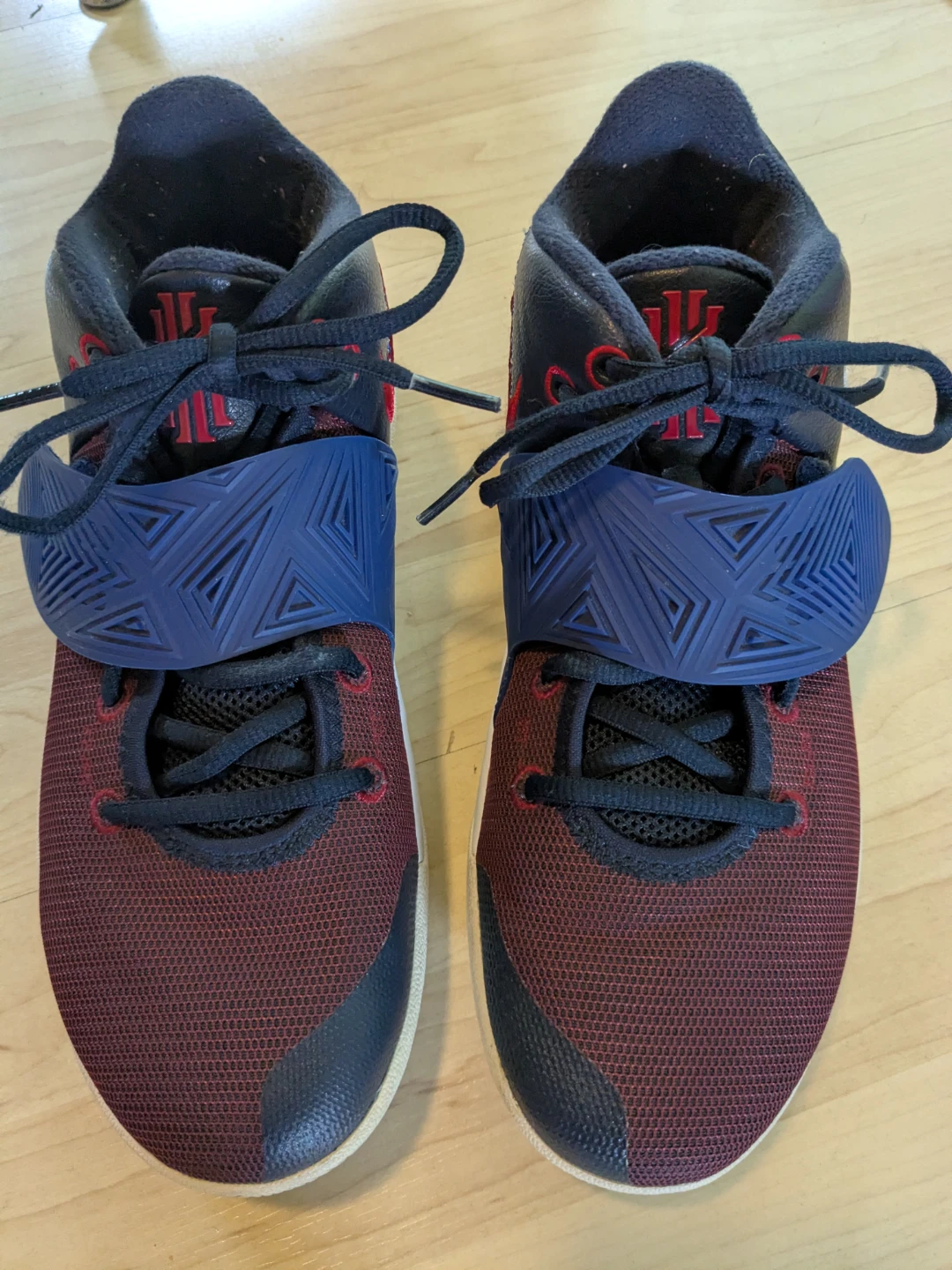 Nike Kyrie Flytrap III (3) Basketball Shoes - photo 2