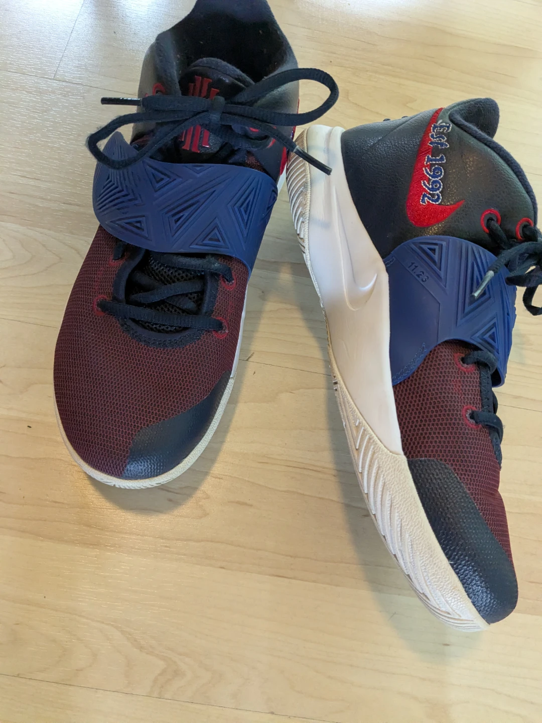 Nike Kyrie Flytrap III (3) Basketball Shoes - photo 3