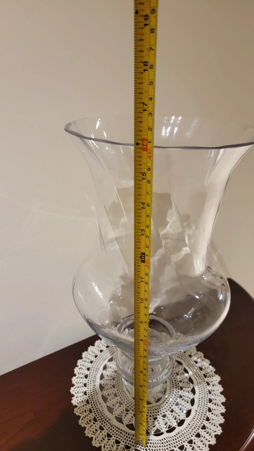 Clear Glass Vase - photo 3
