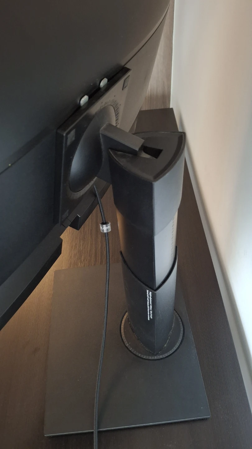 Amazon basics Monitor - photo 4
