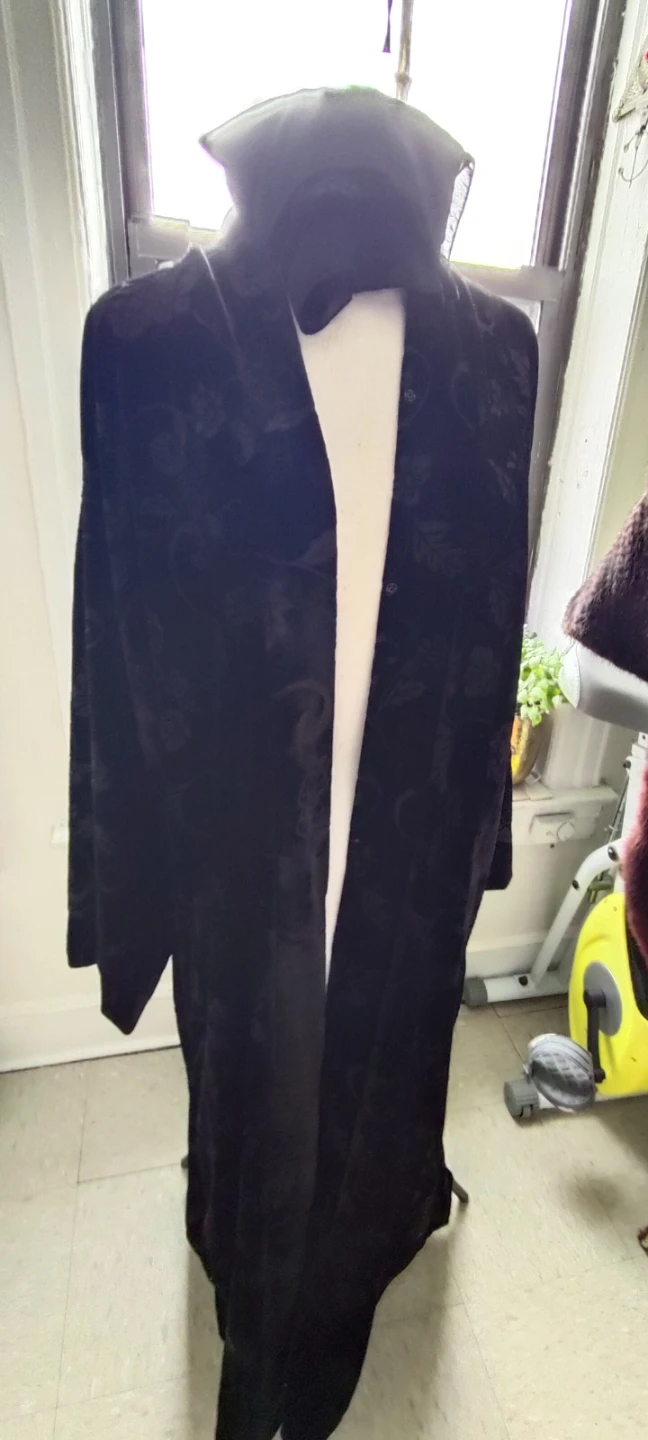 Black Velvet Burnout Abaya عبايا