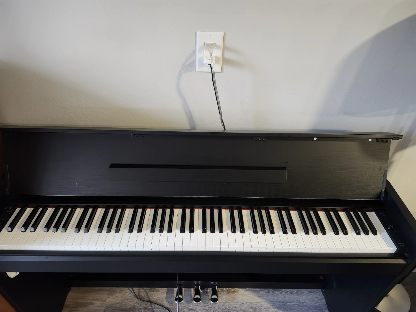 Yamaha Digital Piano with bench - photo 2