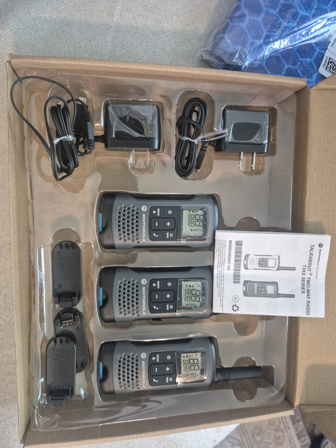 Motorola T200 Talkabout Two-Way Radios - Set of 3 - photo 2