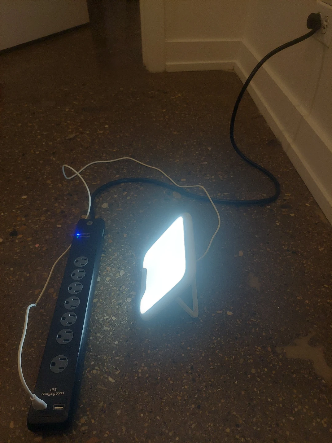 Surge Protector Power Strip with USB Charging Ports by GE - photo 2