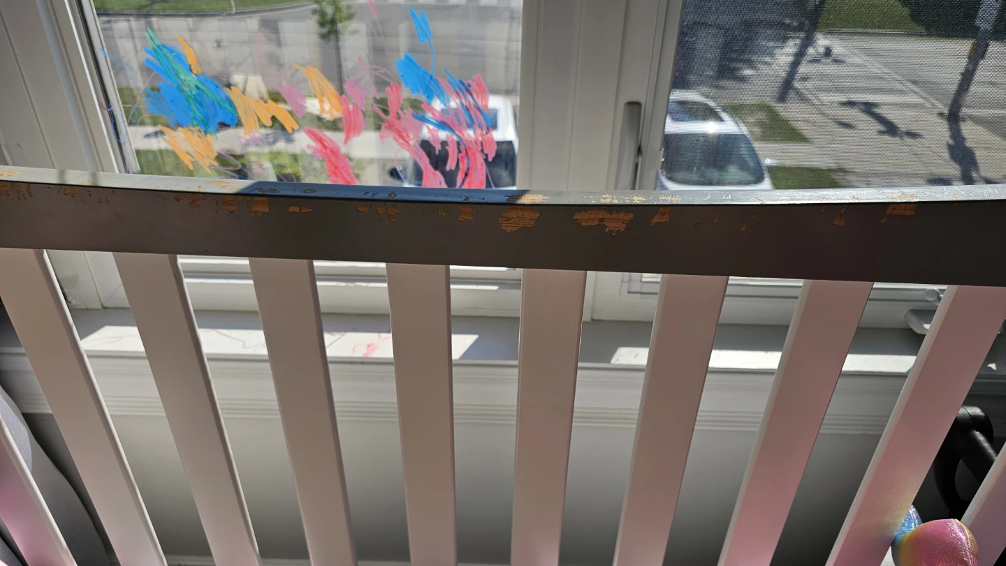 White Convertible Crib with Attached Changing Station - photo 5