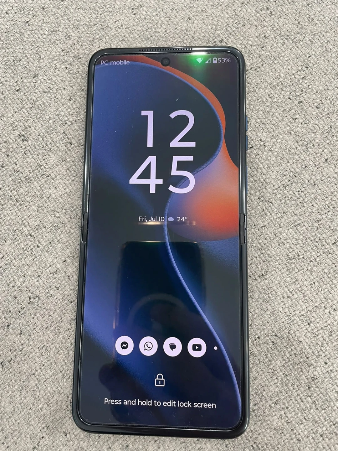 Motorola RAZR Flip Phone 2025 - photo 3