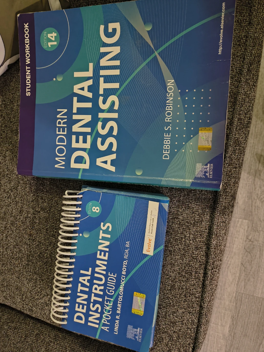 Dental assistant books - photo 2