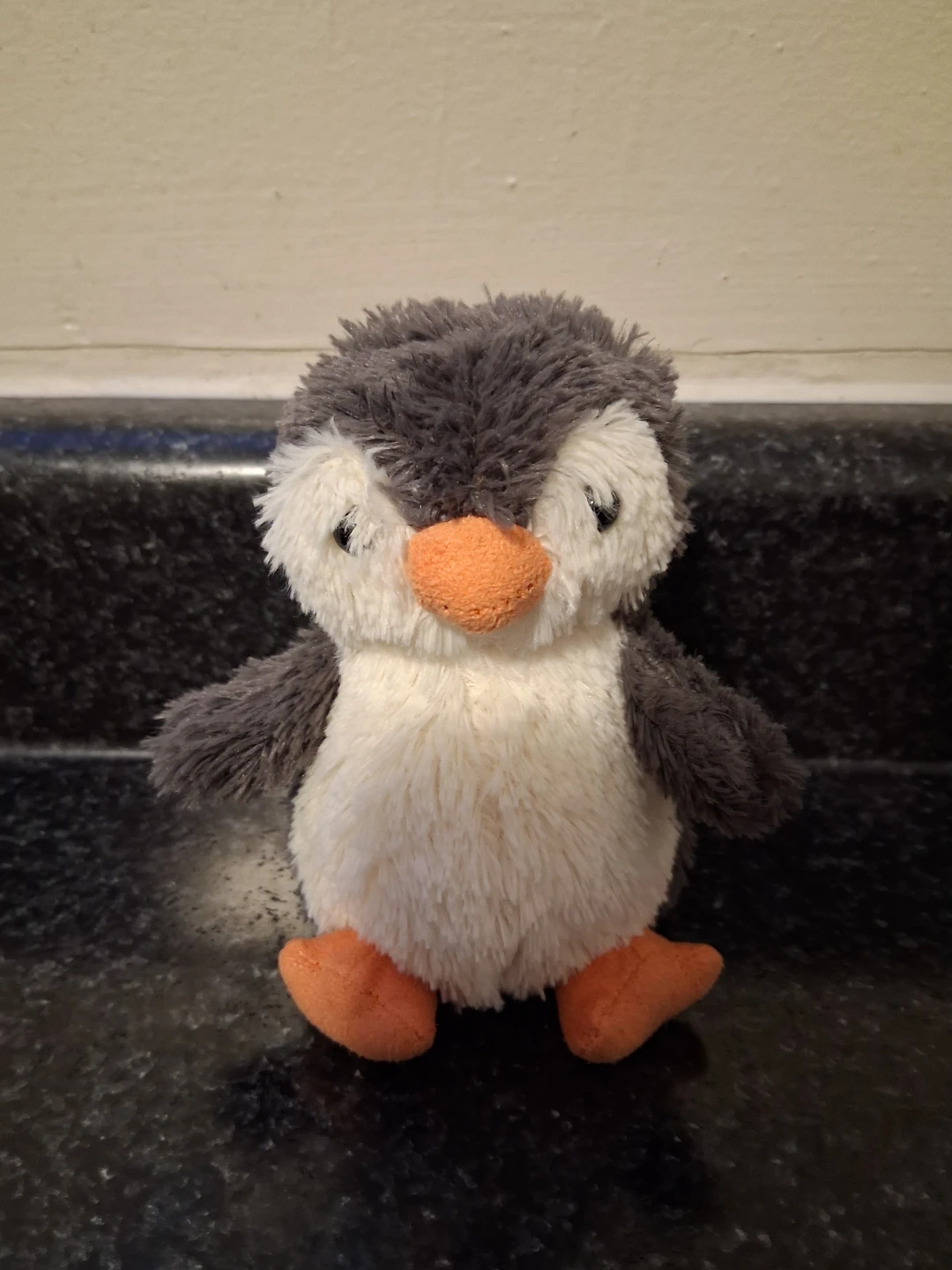 Jellycat - Small Peanut Penguin