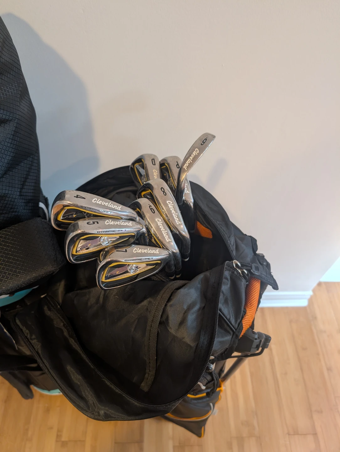 Cleveland Golf Club Set with Bag