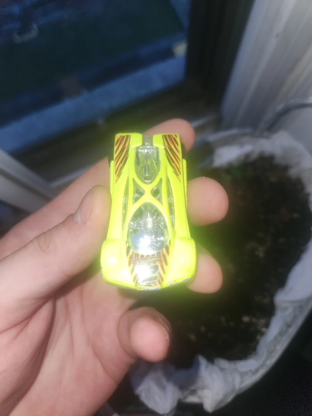 Hot Wheels Yellow Slingshot Toy Car 2001 - photo 2