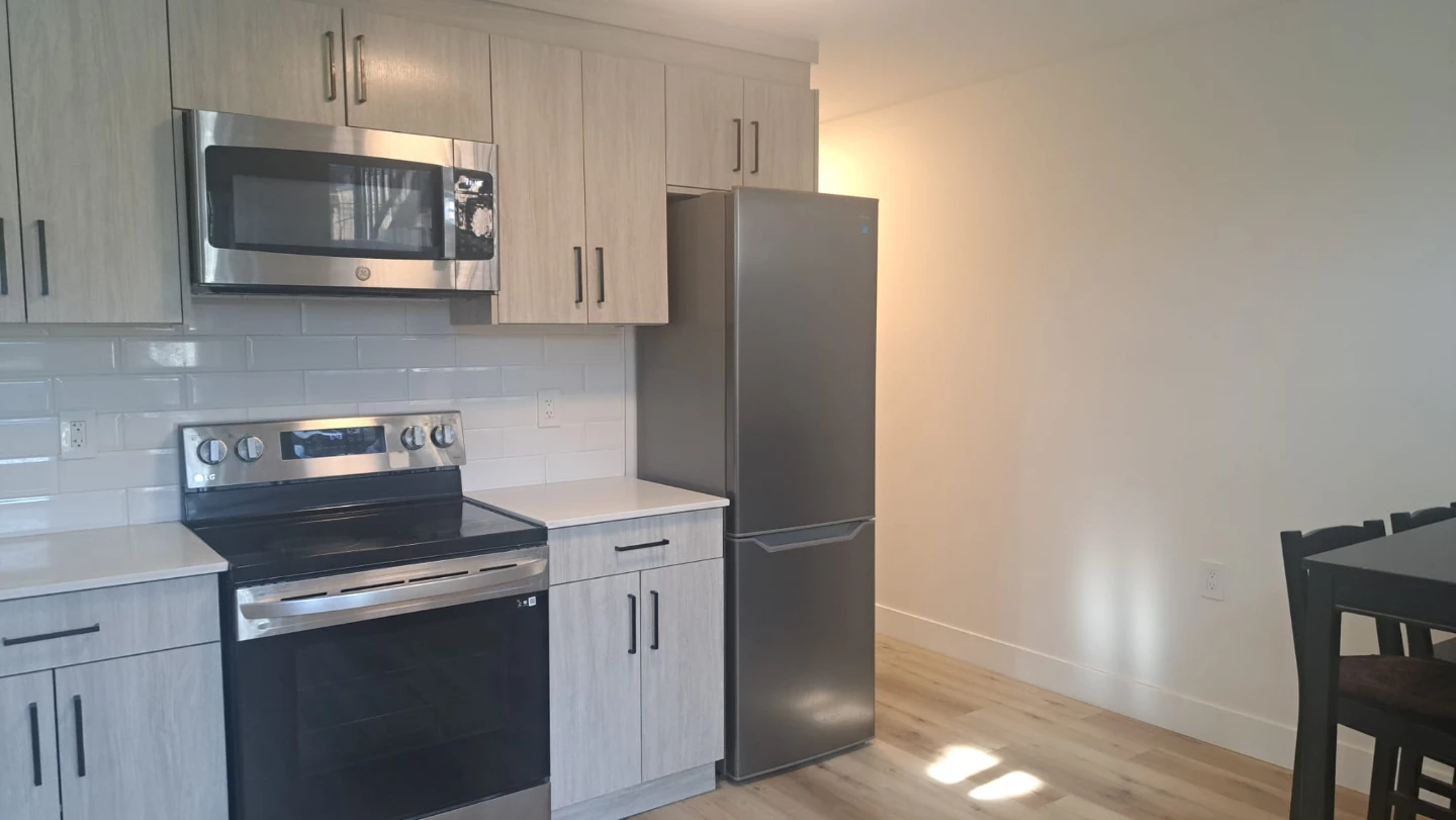 2 Bed 1 Bath for rent - photo 4