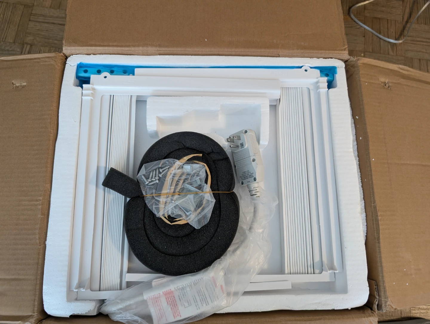 Midea EasyCool 5000 BTU Room Air Conditioner - photo 3