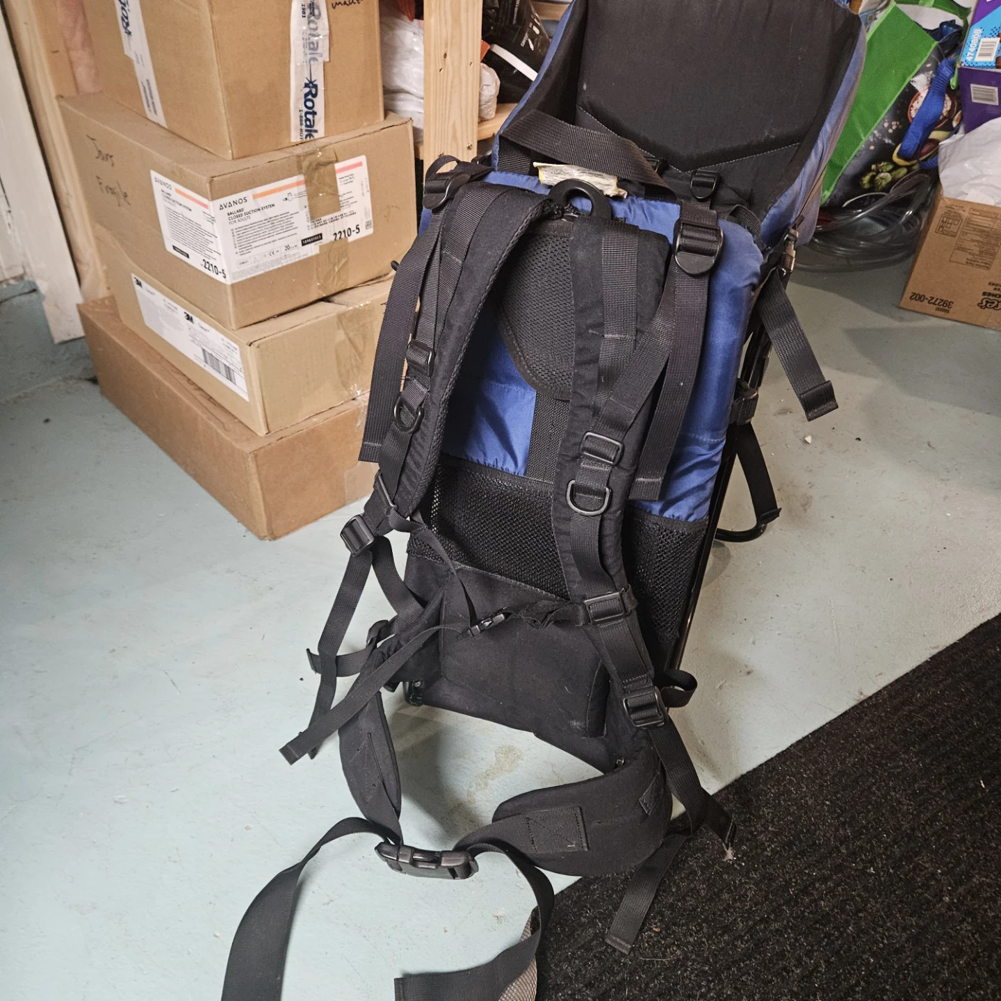 Child carrier back pack with rain cover - photo 3