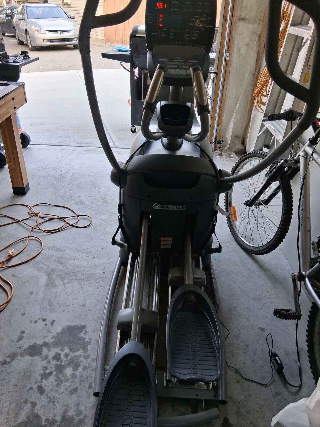 Octane Fitness Elliptical - photo 3