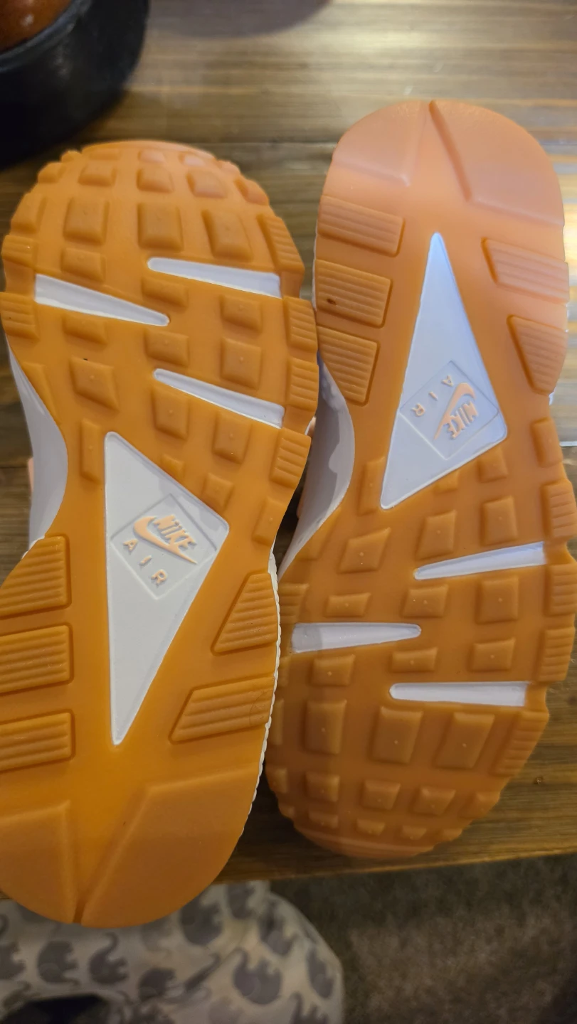 Nike Women's Air Huarache Run Sneakers - photo 3
