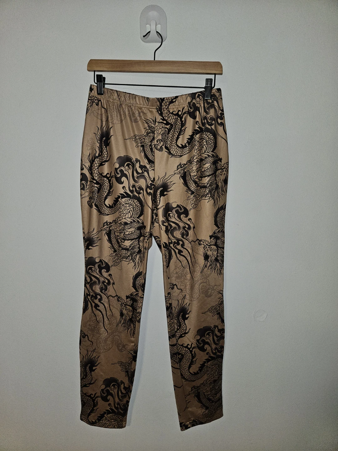 SHEIN Dragon Print Satin 2 piece Top and Pants set L - photo 4