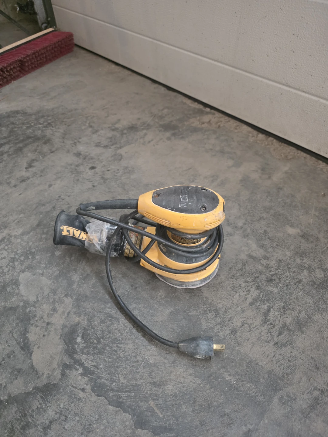 DEWALT Orbital Sander