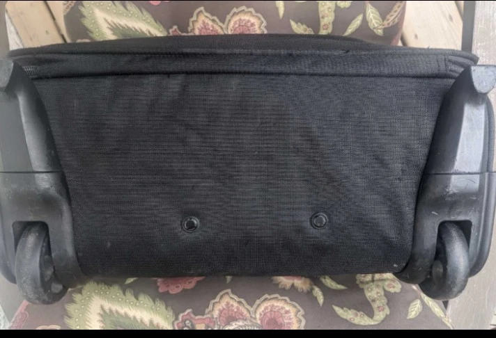 Mak's 2 wheel carry on rolling bag - photo 4