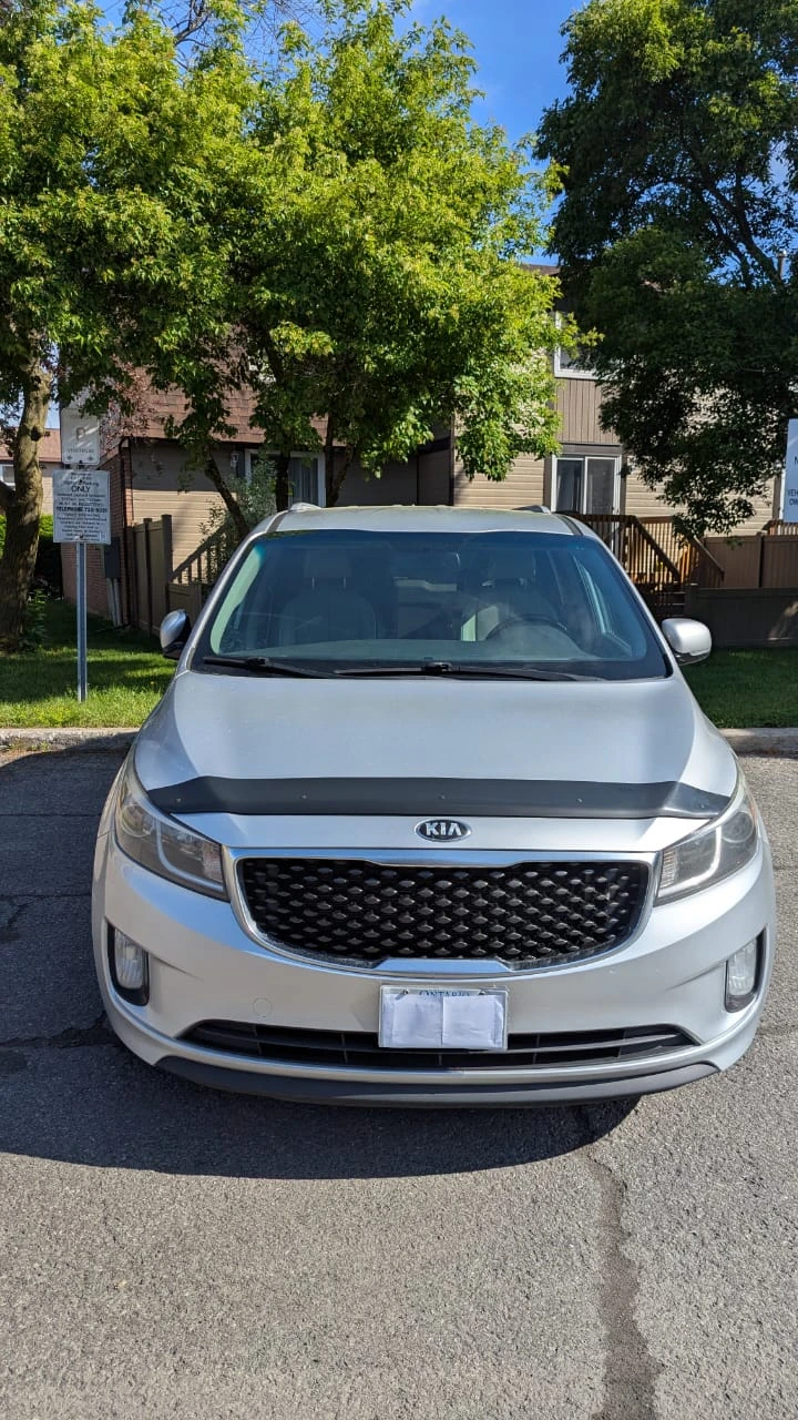 Kia Sedona 2015 - Great condition and ready for next owner!