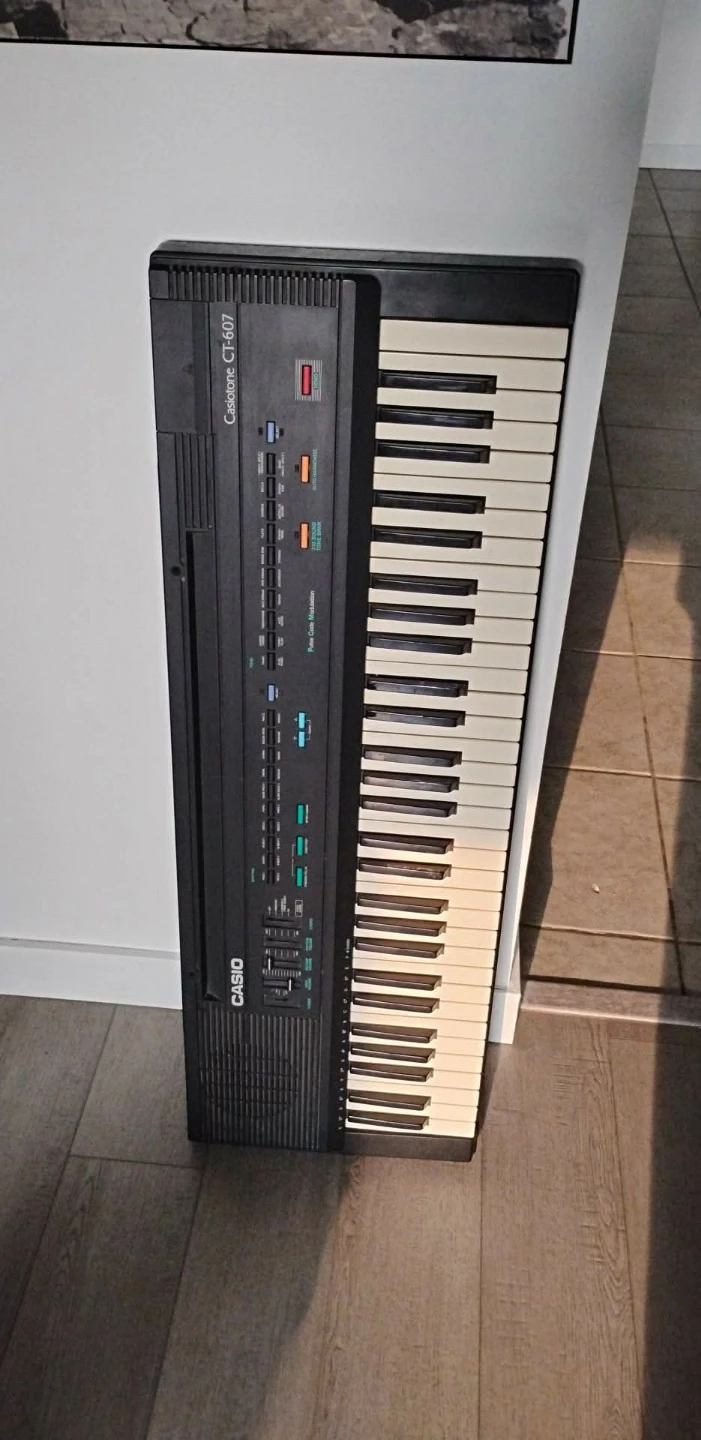 Casio CT-607 Casiotone Keyboard