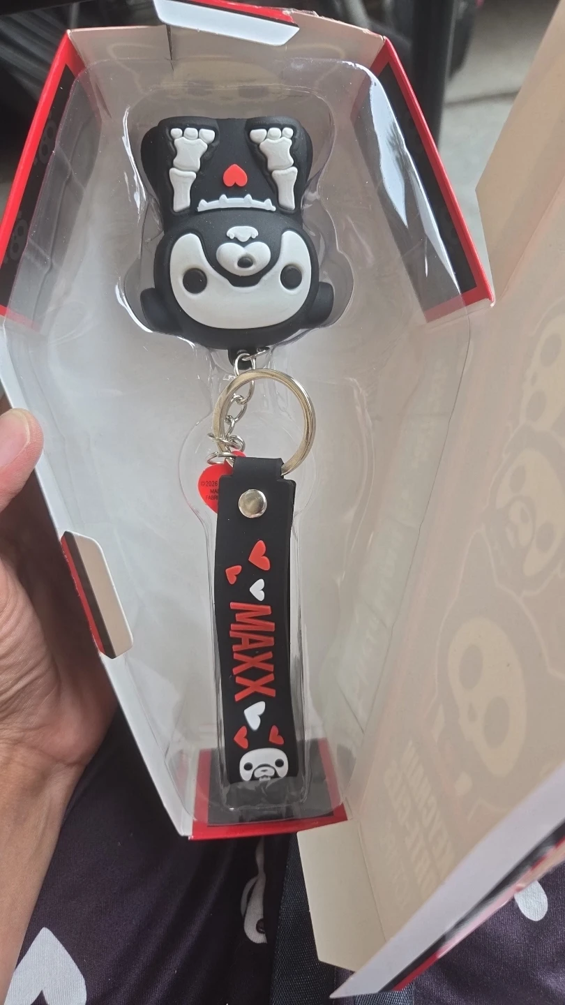 Looking to trade key chains - photo 3