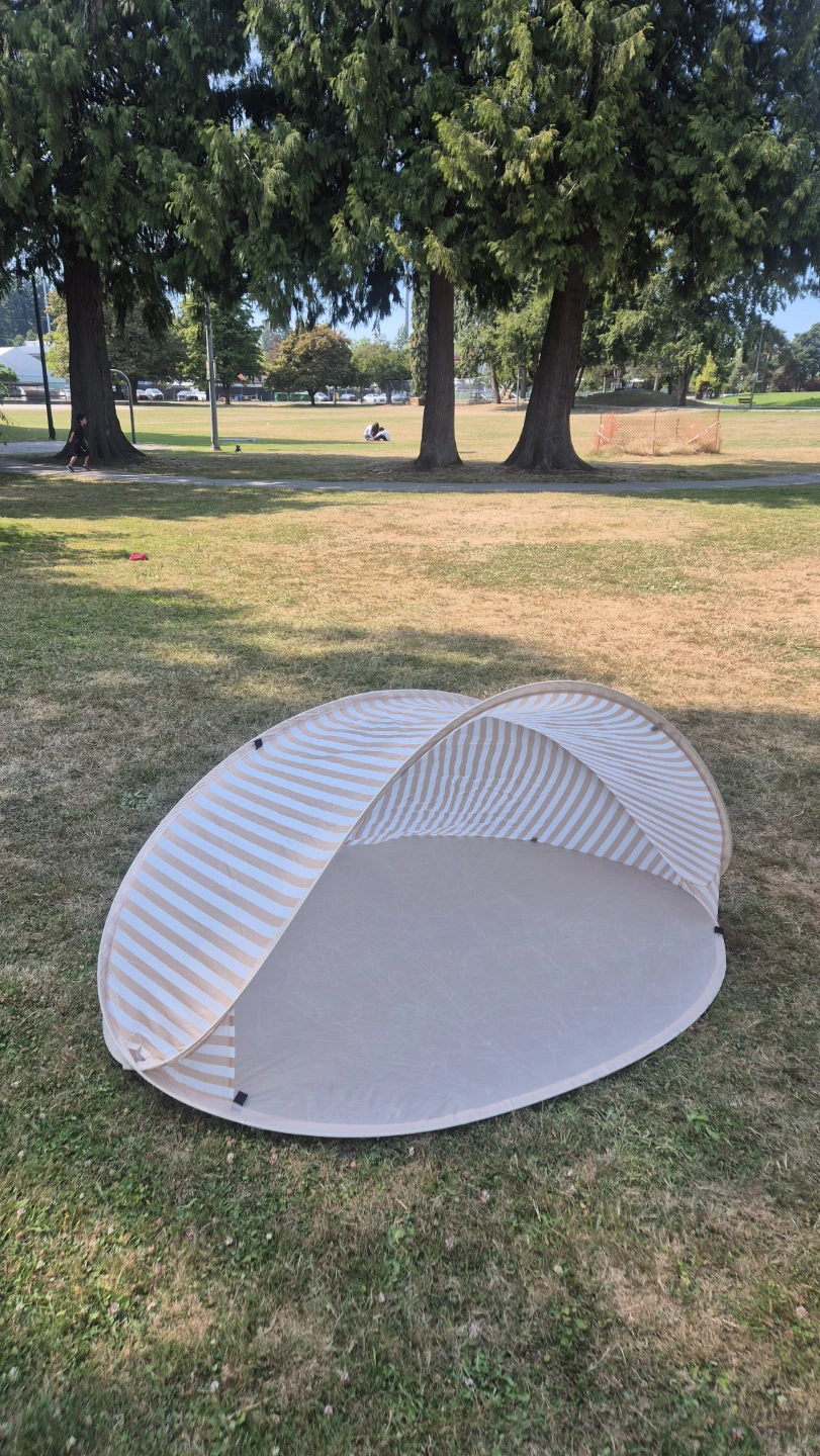 Pop-Up Beach Tent / Sun Shelter