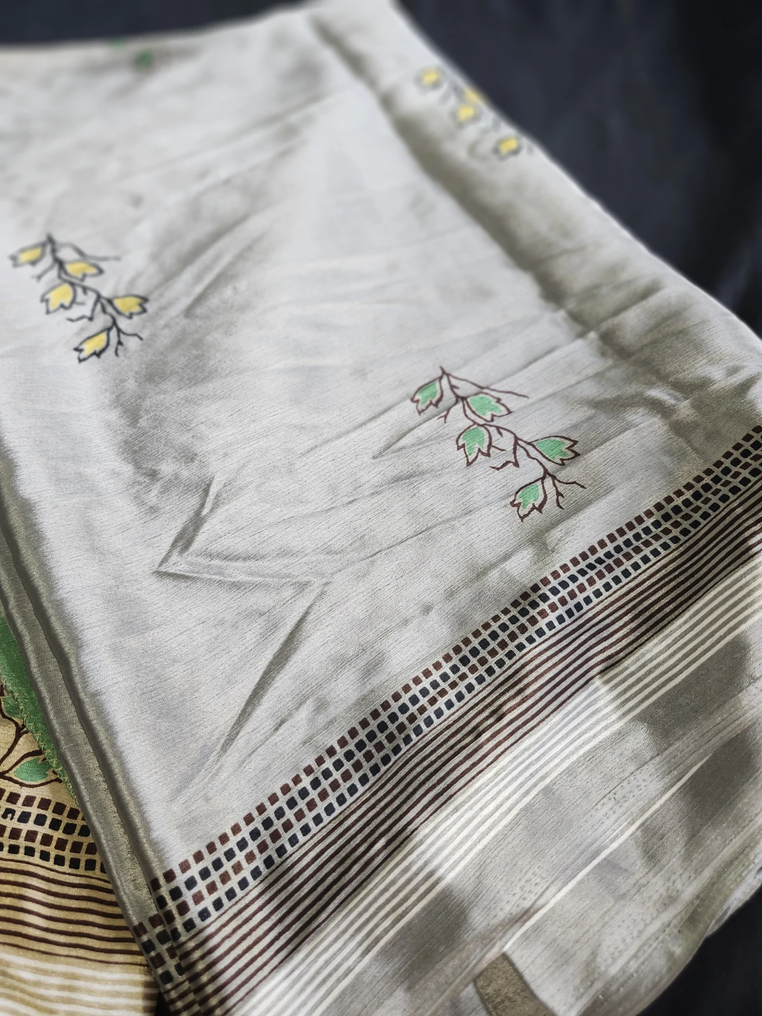 Premium Quality creape silk Saree with Floral Print