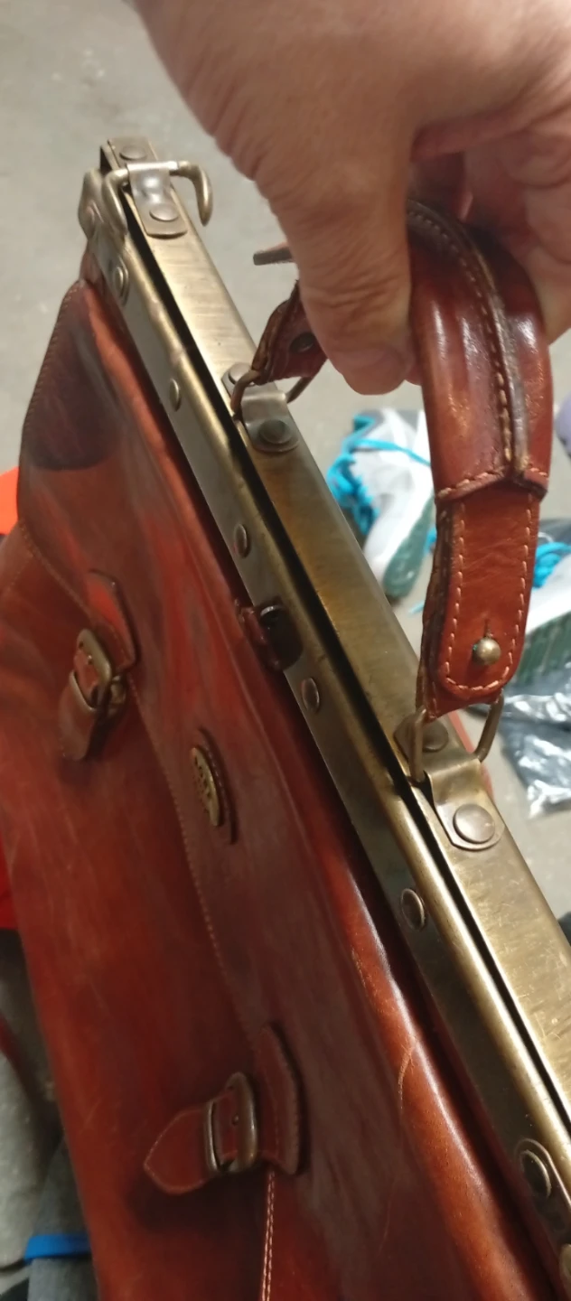 Robe di Firenze Leather Satchel Bag