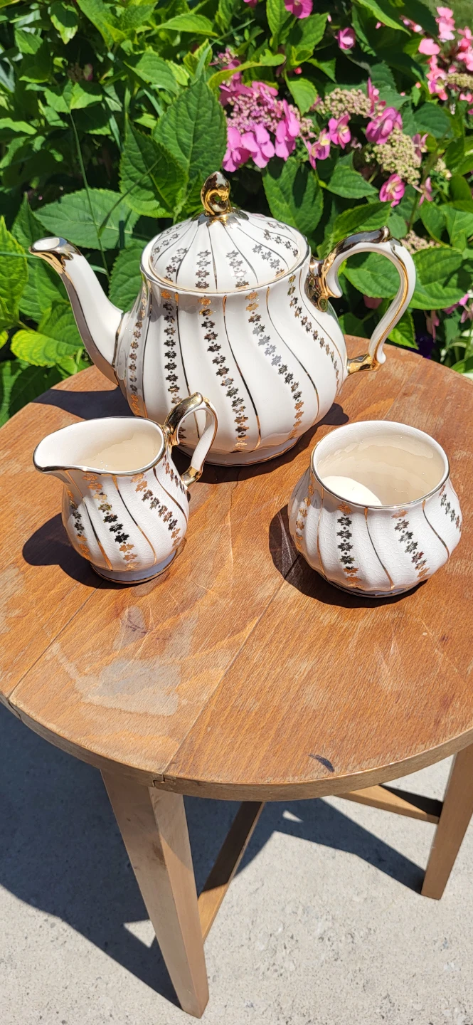 Sandler England Vintage Creamer, Sugar Bowl, and Teapot Set