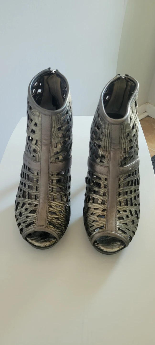 Calvin Klein Karla Laser-Cut Leather Peep-Toe Booties – Size 7 - photo 4