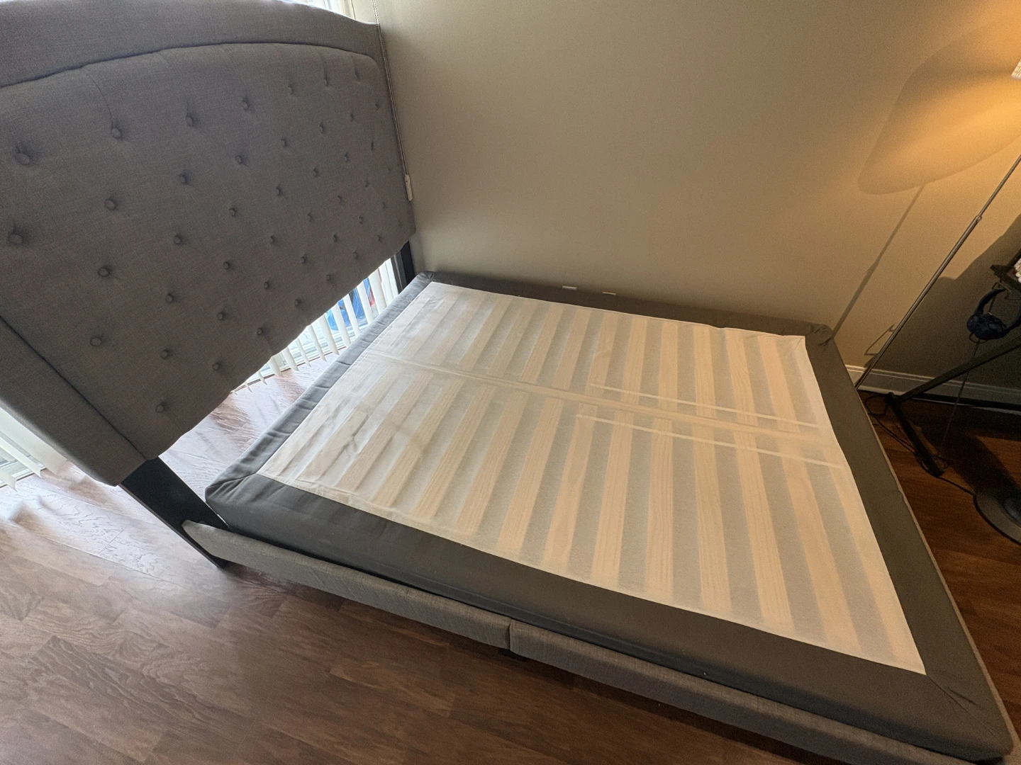 Grey Upholstered Tufted Headboard Bed Frame - photo 4