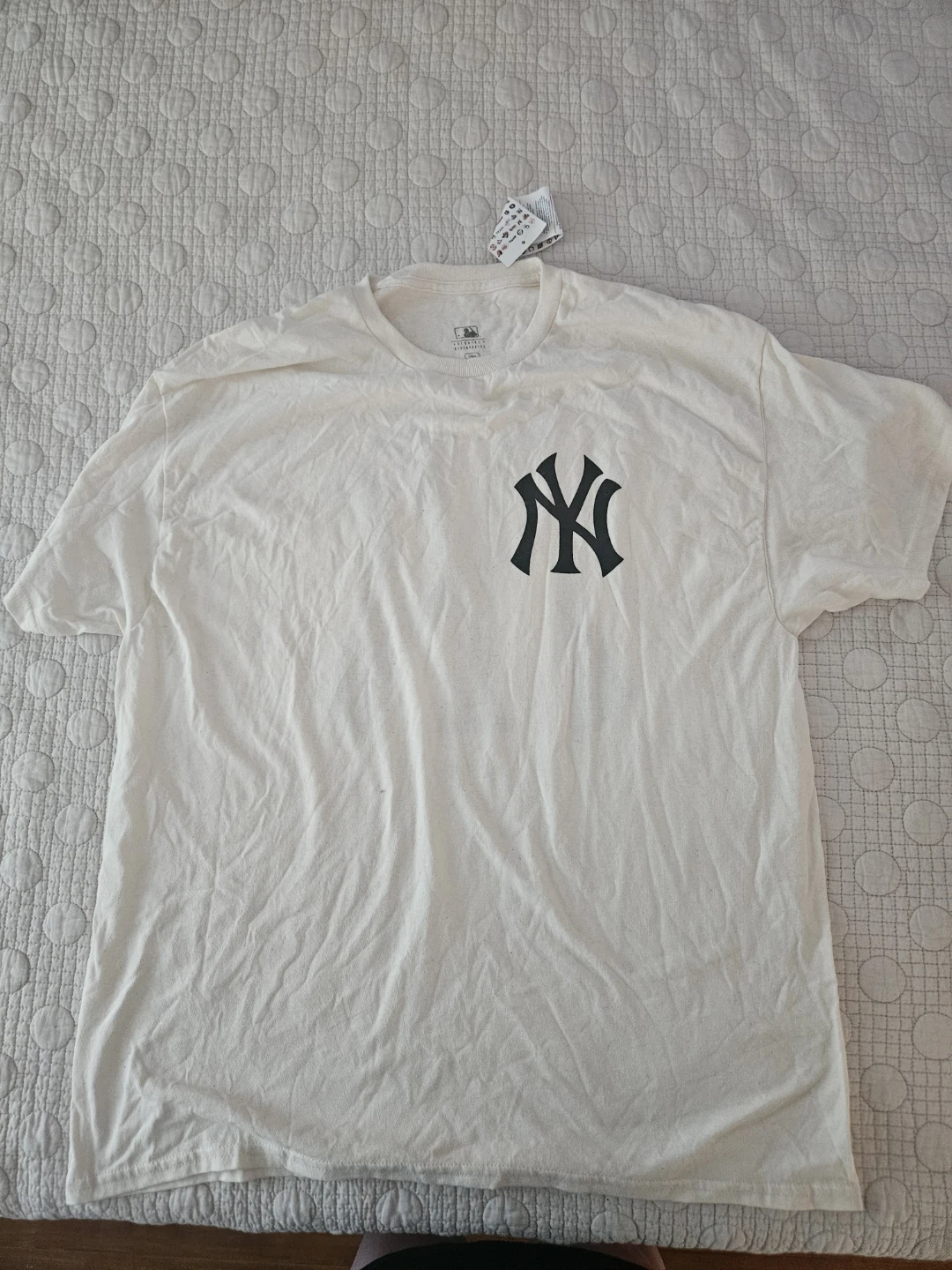 New York Yankees MLB T-Shirt - size Large, New with tags