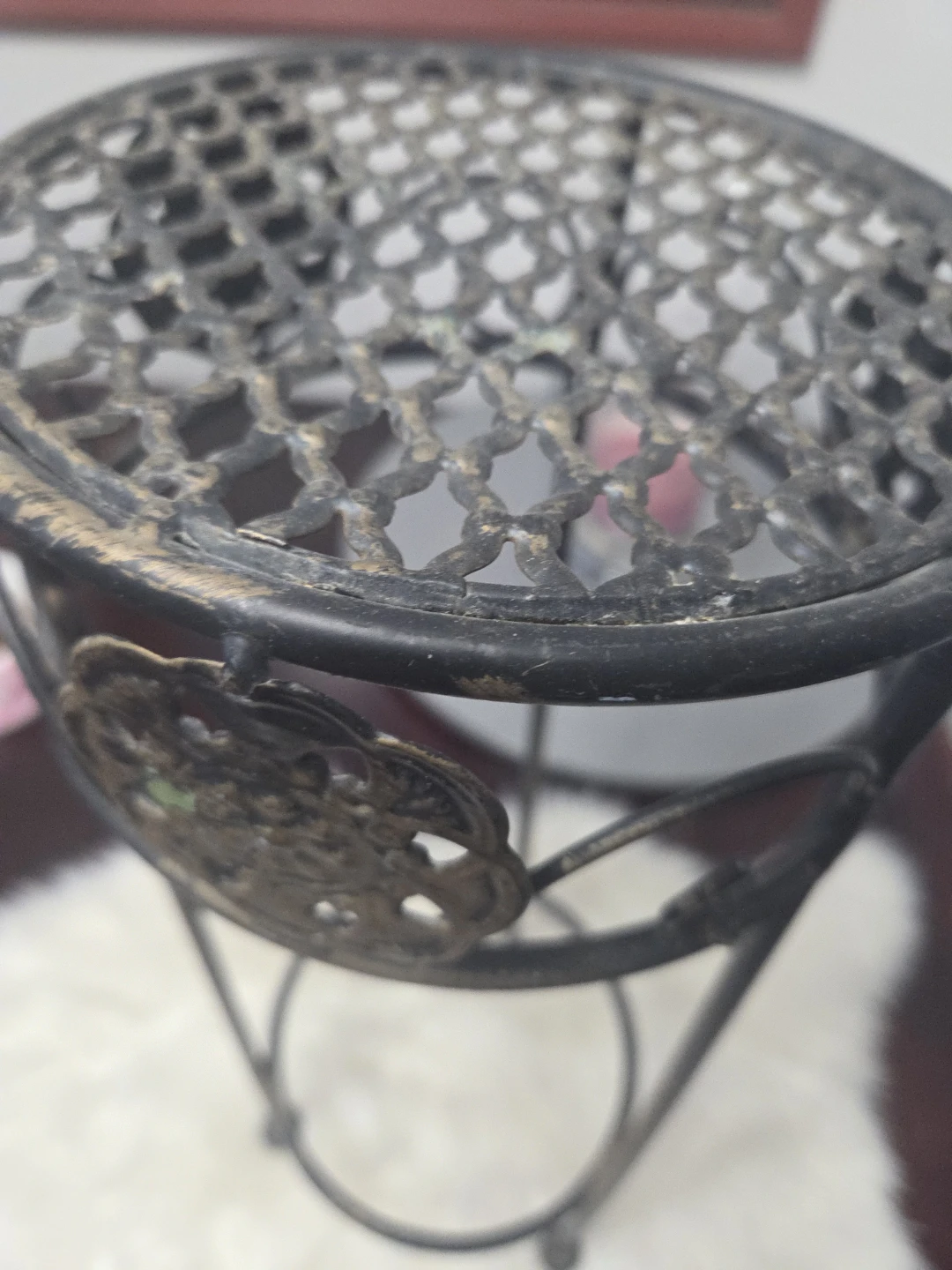 Ornate Metal Plant Stand - photo 2