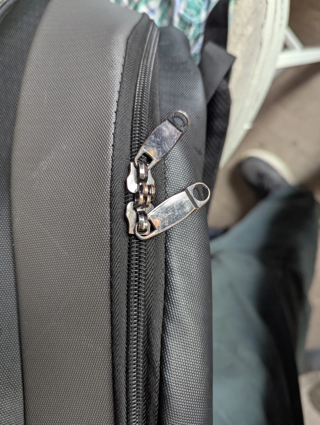 GL anti-theft laptop backpack - photo 4
