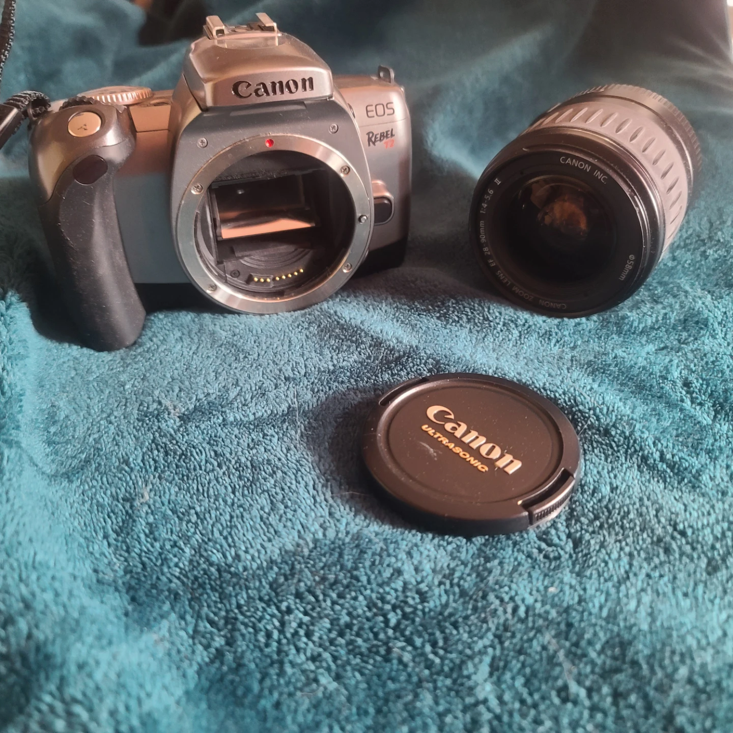 Canon EOS Rebel T2 Film Camera Kit
