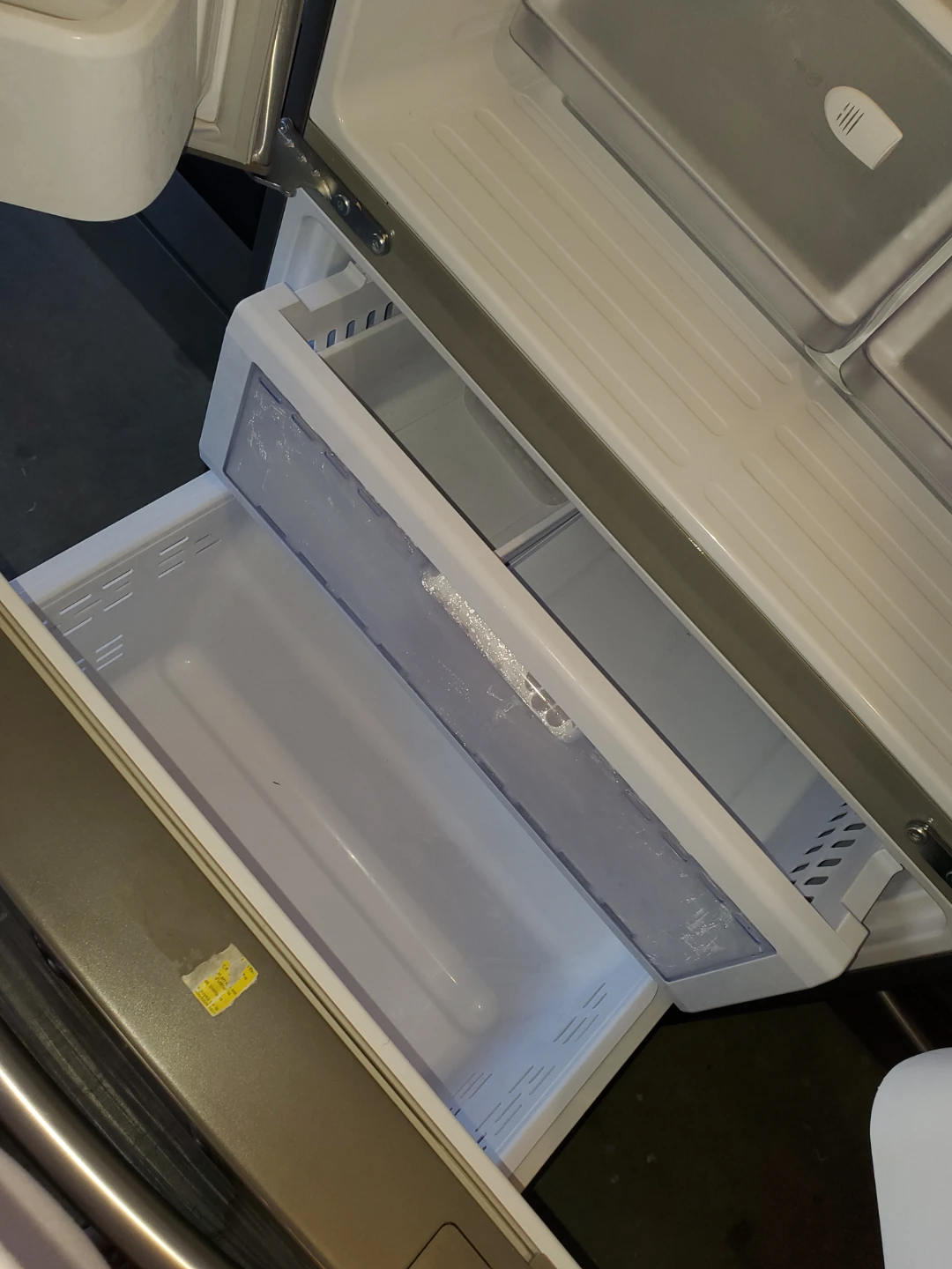 Samsung 32"French Door Refrigerator (Stainless Steel) - photo 4