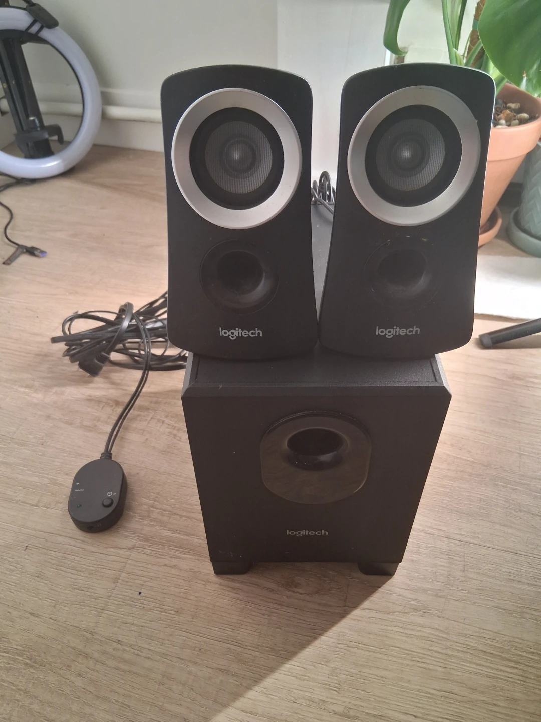 Logitech Z313 Speaker System