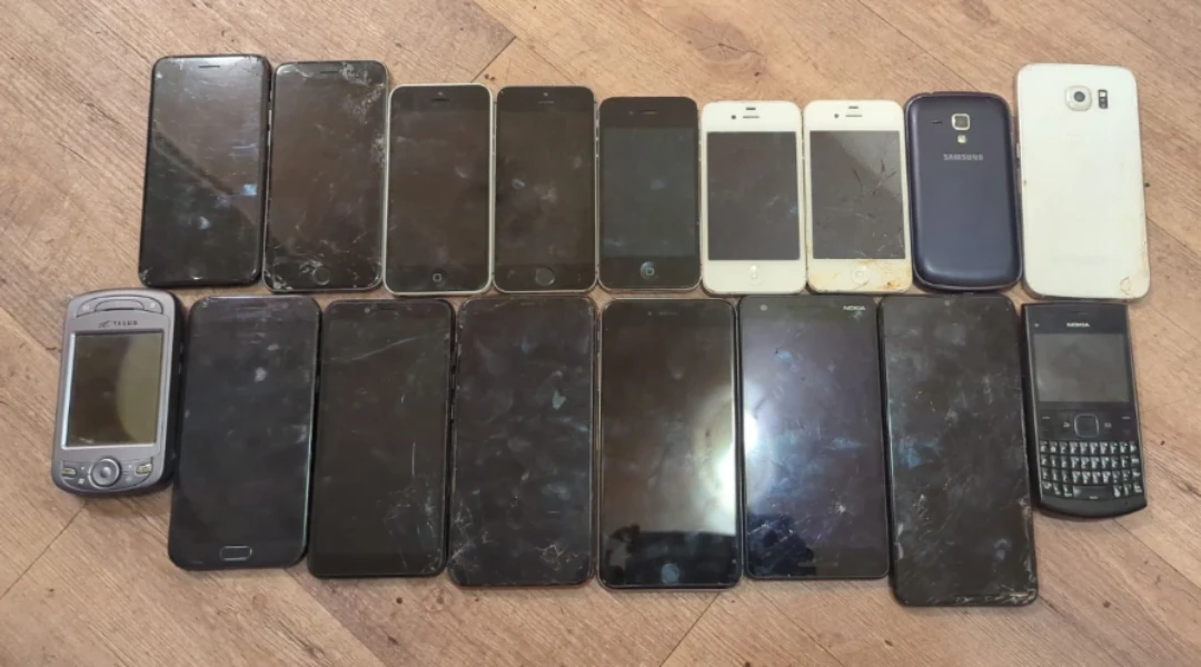 Phone lot mix