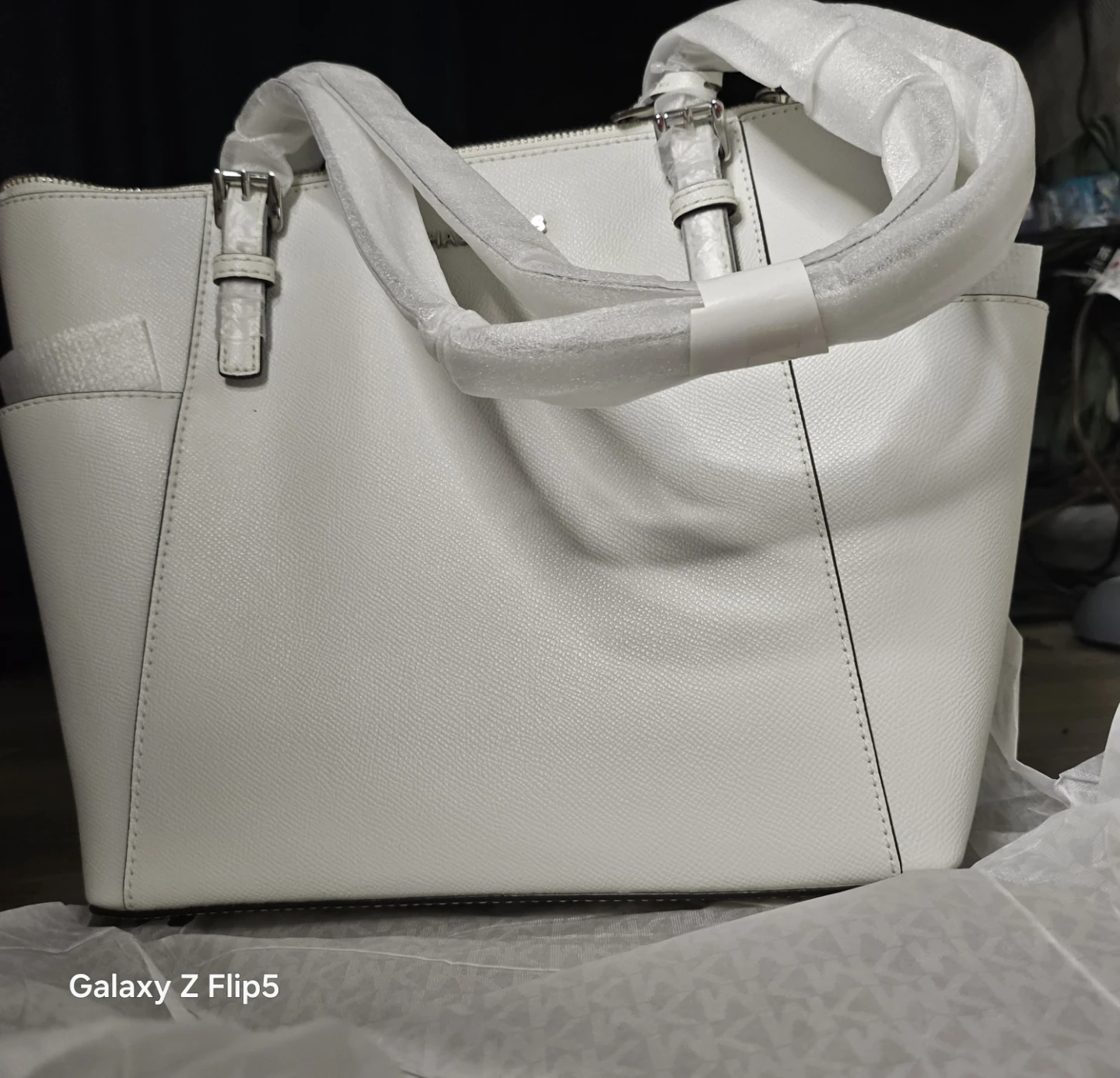 Michael Kors White Tote Bag - photo 2