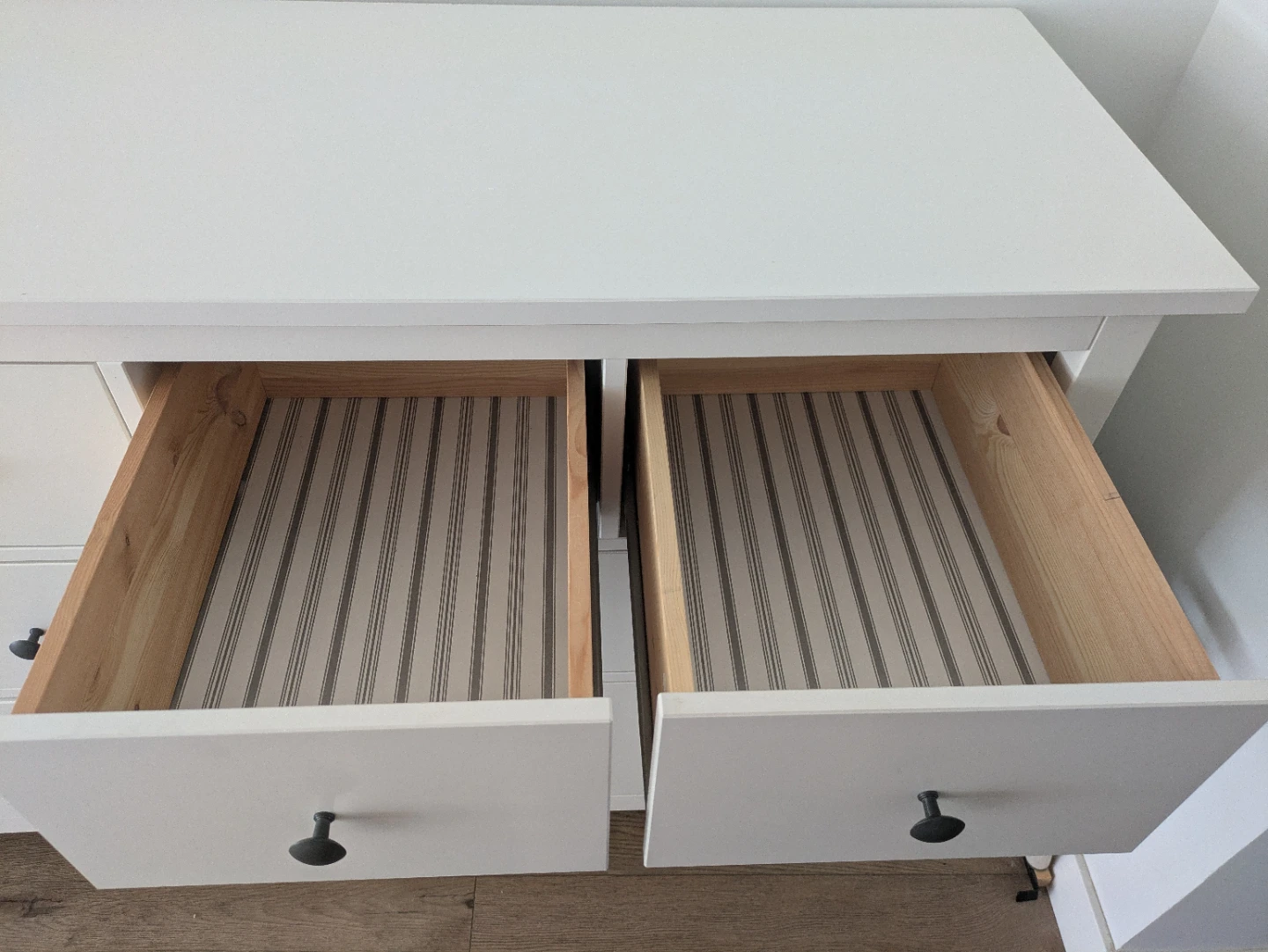 White 8-Drawer Dresser - photo 3