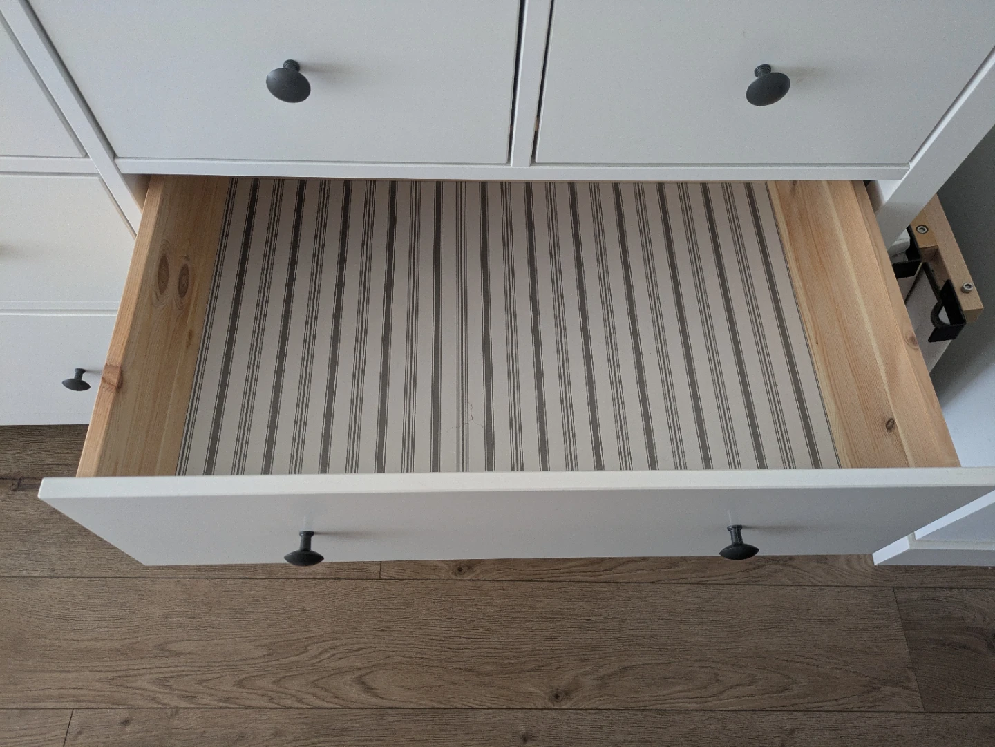 White 8-Drawer Dresser - photo 5