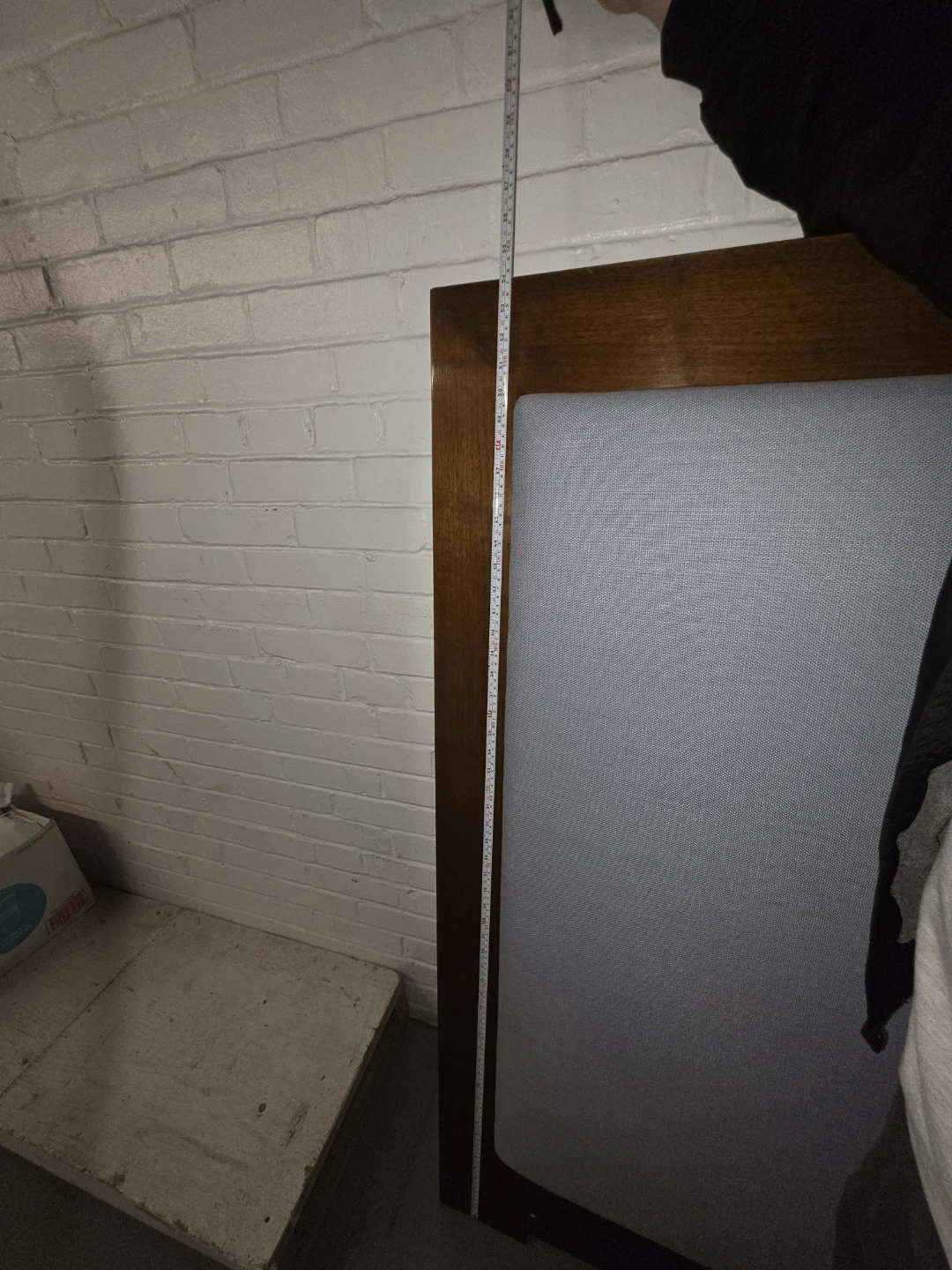 Queen Size Wood and Upholstered Headboard - photo 3