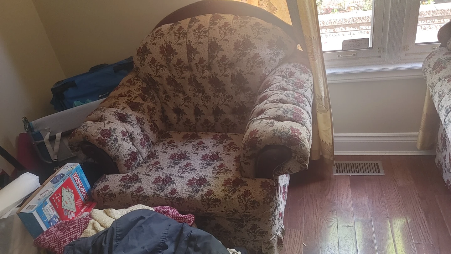 Floral Upholstered Sofa - photo 3